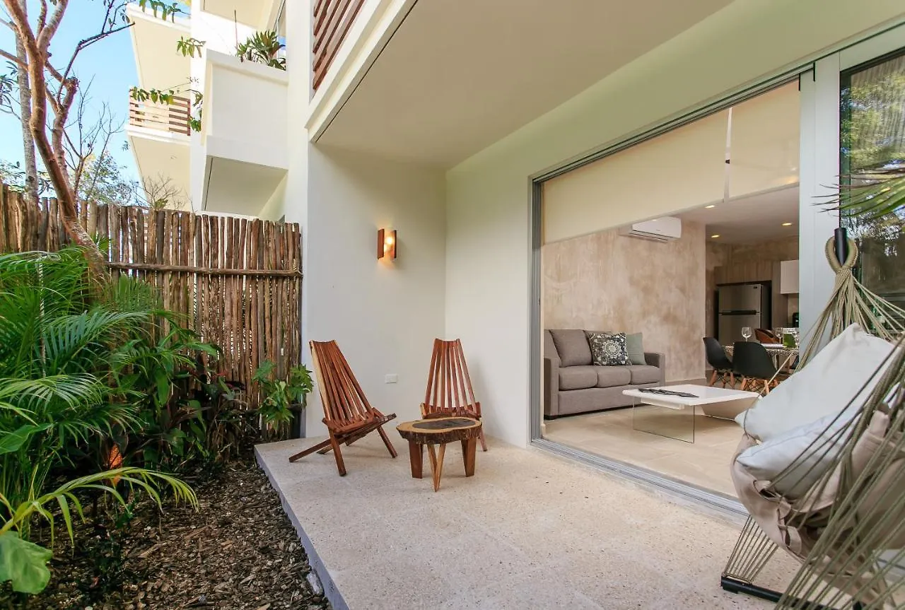 Charming Nature-Inspired Condos With Sultry Surroundings By Stella Rentals Tulum Appartement