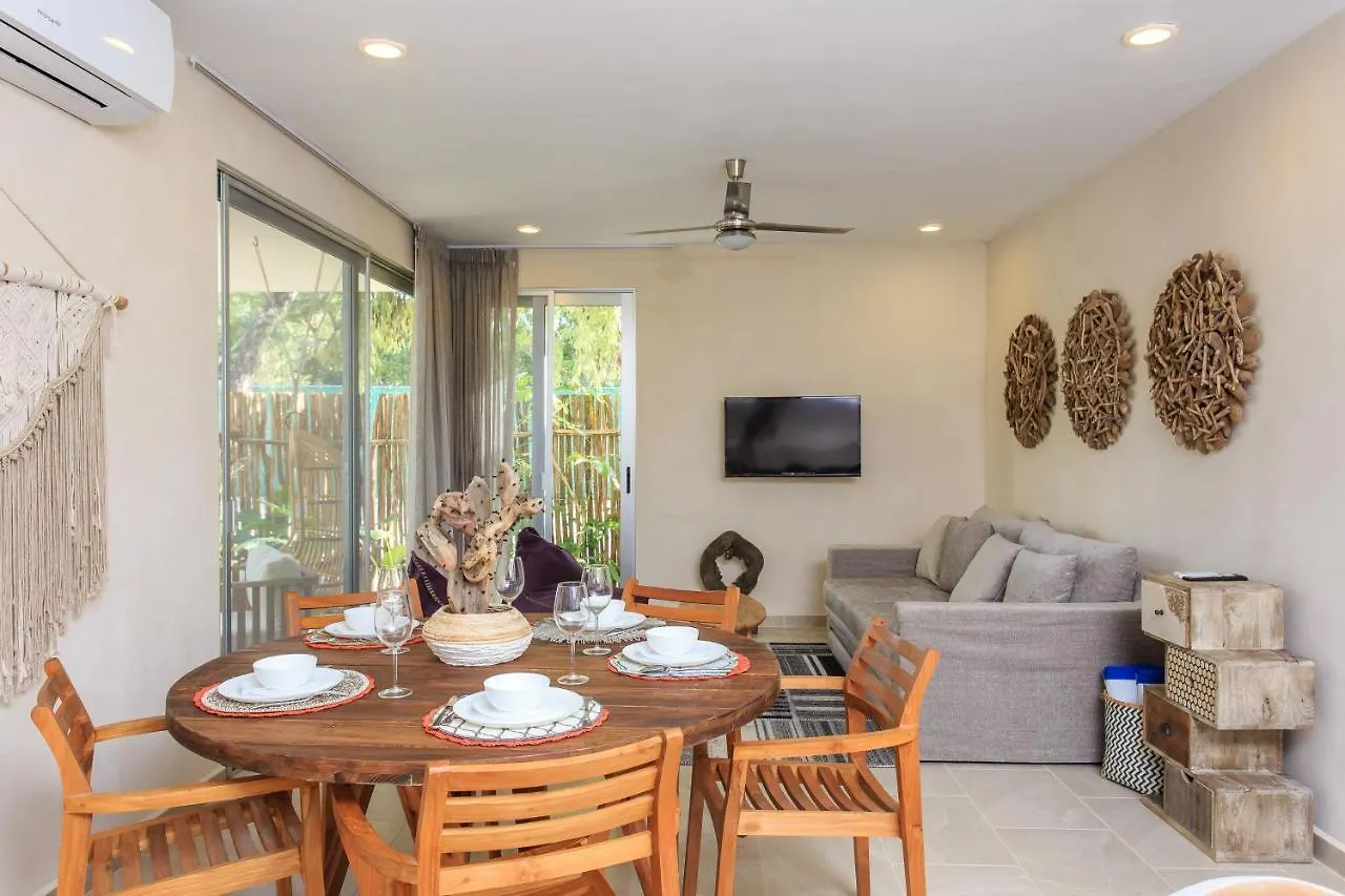 Charming Nature-Inspired Condos With Sultry Surroundings By Stella Rentals Tulum Appartement