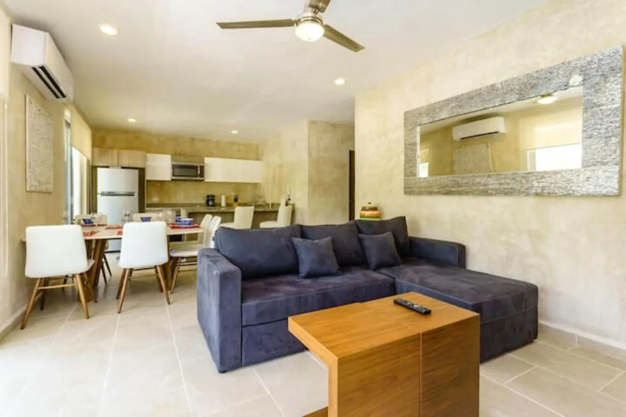 Charming Nature-Inspired Condos With Sultry Surroundings By Stella Rentals 툴룸 아파트