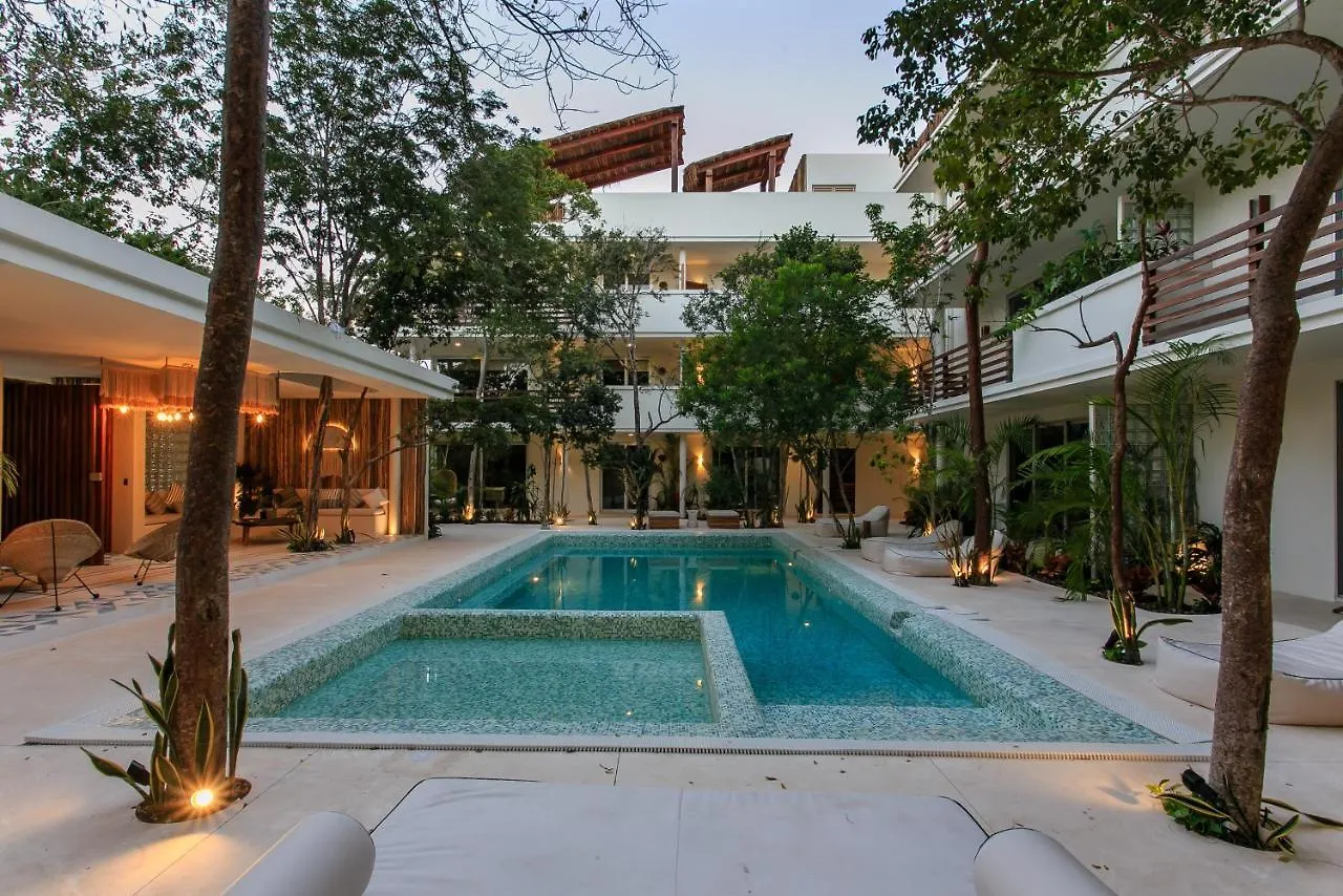 Charming Nature-Inspired Condos With Sultry Surroundings By Stella Rentals 툴룸 멕시코
