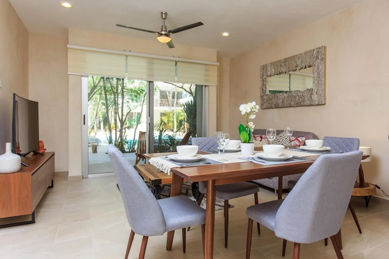 Charming Nature-Inspired Condos With Sultry Surroundings By Stella Rentals 툴룸